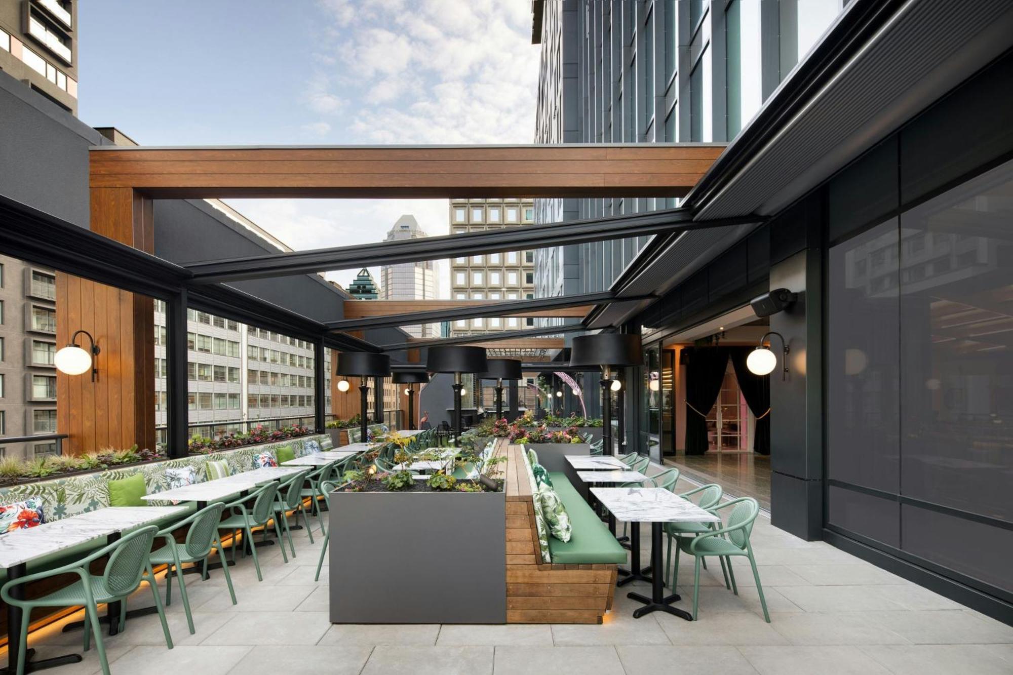 Honeyrose Hotel, Montreal, A Tribute Portfolio Hotel Eksteriør bilde The rooftop bar at The Standard London