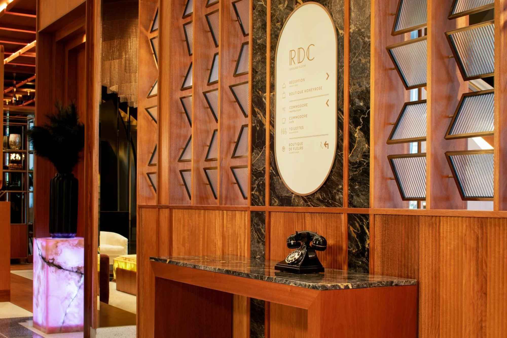 Honeyrose Hotel, Montreal, A Tribute Portfolio Hotel Eksteriør bilde The interior of the lobby