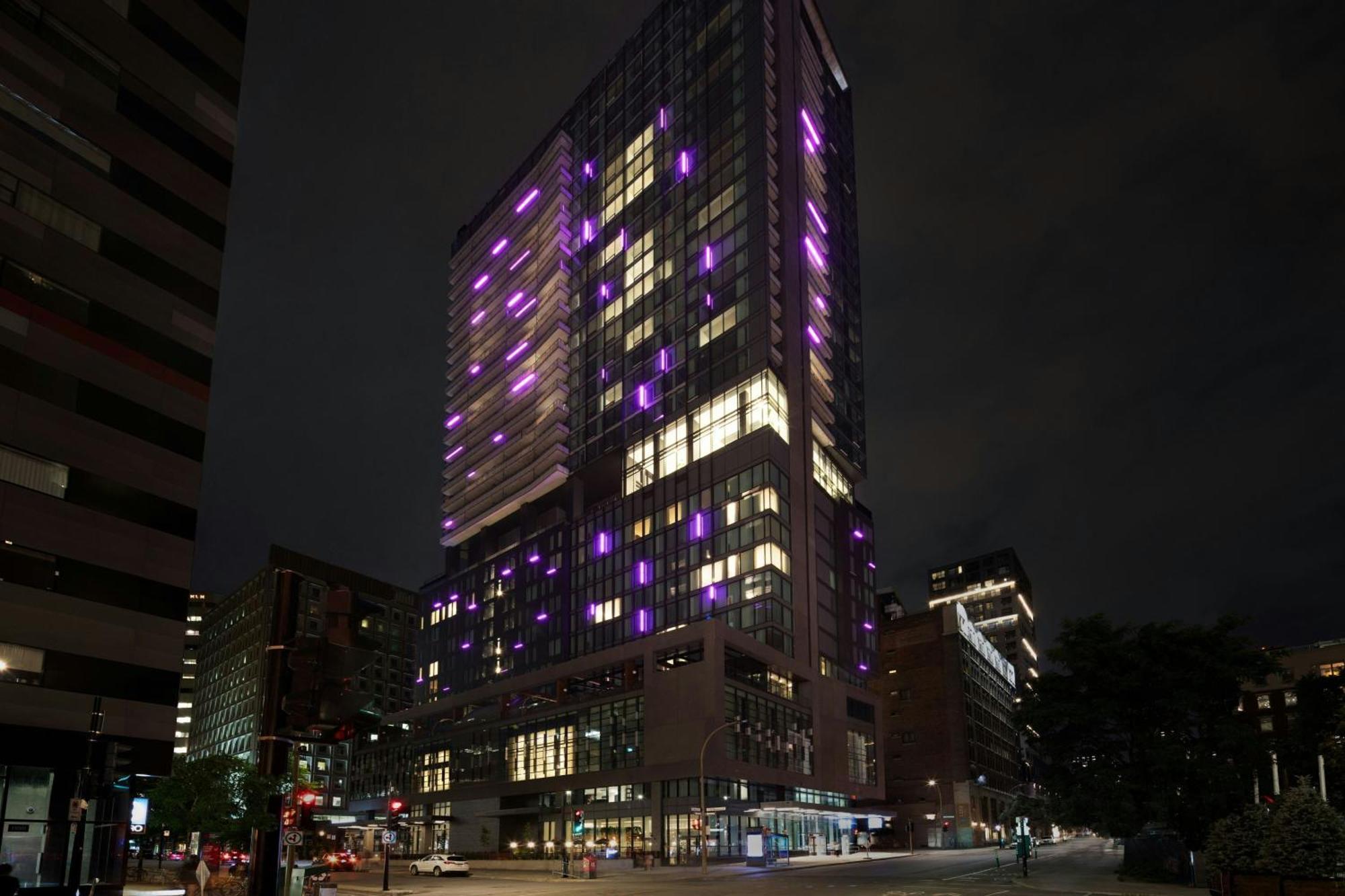 Honeyrose Hotel, Montreal, A Tribute Portfolio Hotel Eksteriør bilde The Standard East Village at night